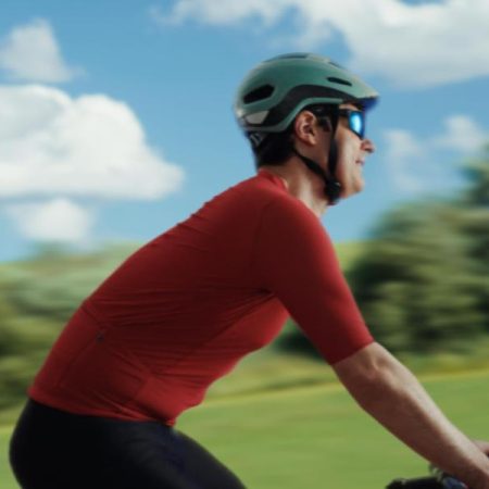 Un ciclista de élite protagoniza durante La Vuelta una nueva campaña de Qonto dirigida a los empresarios españoles