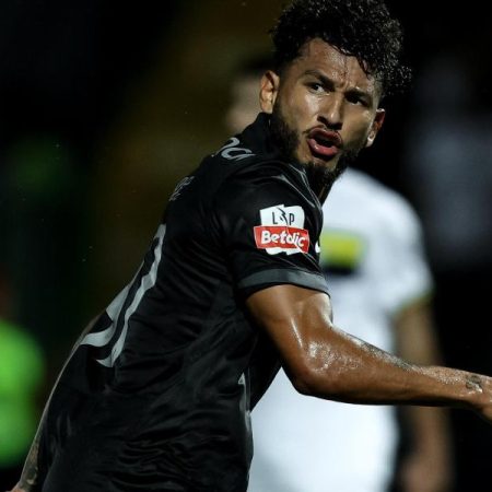 Luis Suárez asegura la victoria del Sporting de Portugal