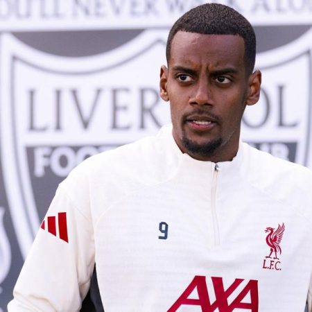 En St James’ Park ya se canta ‘Who’s Isak?’