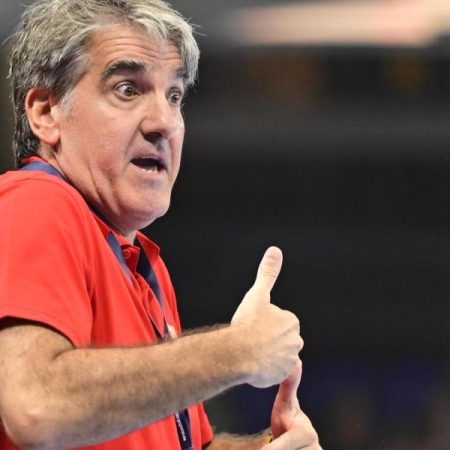 Carlos Ortega, rotundo con el Magdeburgo: “Creo que esto no es balonmano”