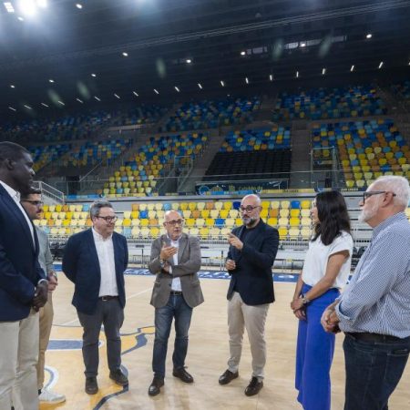 El Gran Canaria Arena se ilumina para la Liga Endesa con placas solares