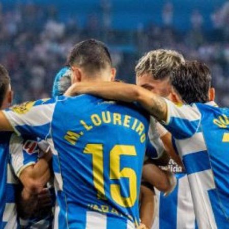 El Dépor aprovecha el empate del Racing para trepar al liderato