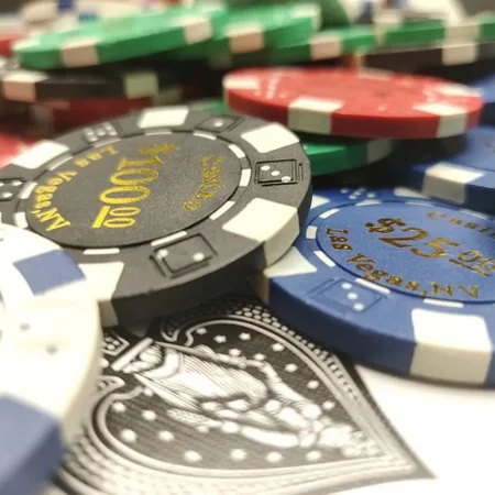 The biography of Phil Hellmut and Poker's entry is explained