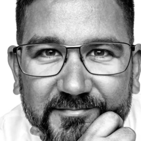 Dani García, chef andaluz con dos estrellas Michelin, revela su secreto para el gazpacho: “Jamás de los jamases eches agua”