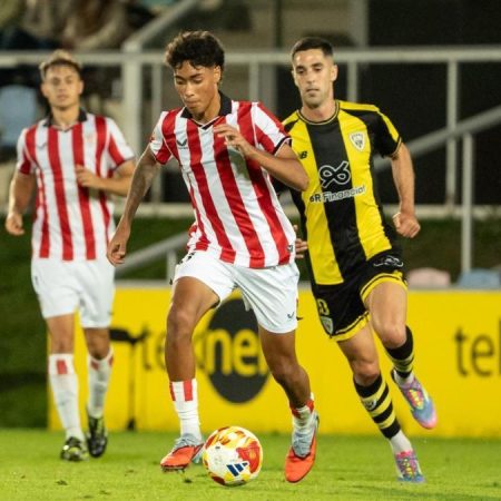 2-1: El Barakaldo remonta con dos goles a última hora en el debut de Selton