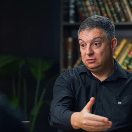 Javier López, empresario millonario: “Lo que me hizo dejar de ser vago fue ver que mis padres no llegaban a final de mes y lloraban cuando había que pagar el alquiler”