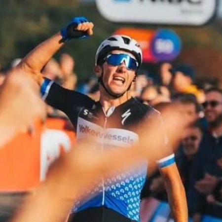 Salta la sorpresa en la Vuelta a los Países Bajos con la victoria de Timo De Jong