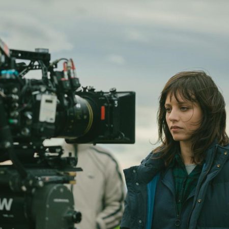 La miniserie de seis episodios que está a punto de llegar a Prime Video: ambientada en España en 1997