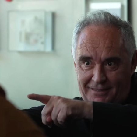 Ferran Adrià, cocinero catalán: “Los camareros de nivel en París cobran 4.000 euros al mes. Aquí debería lograrse a corto plazo”