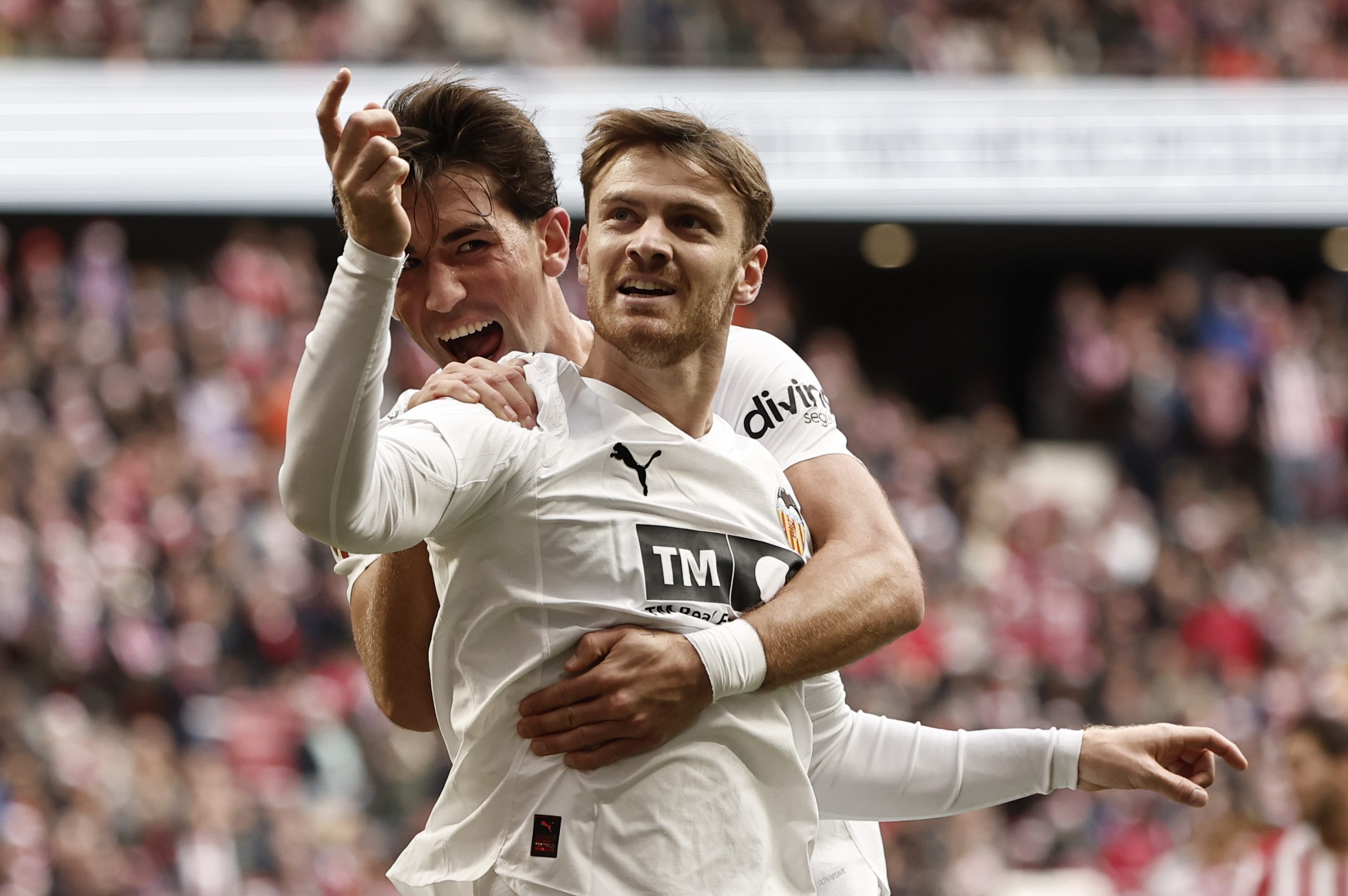 Espanyol Pone el Ojo en Delantero del Valencia: ¿Refuerzo para la Próxima Temporada?