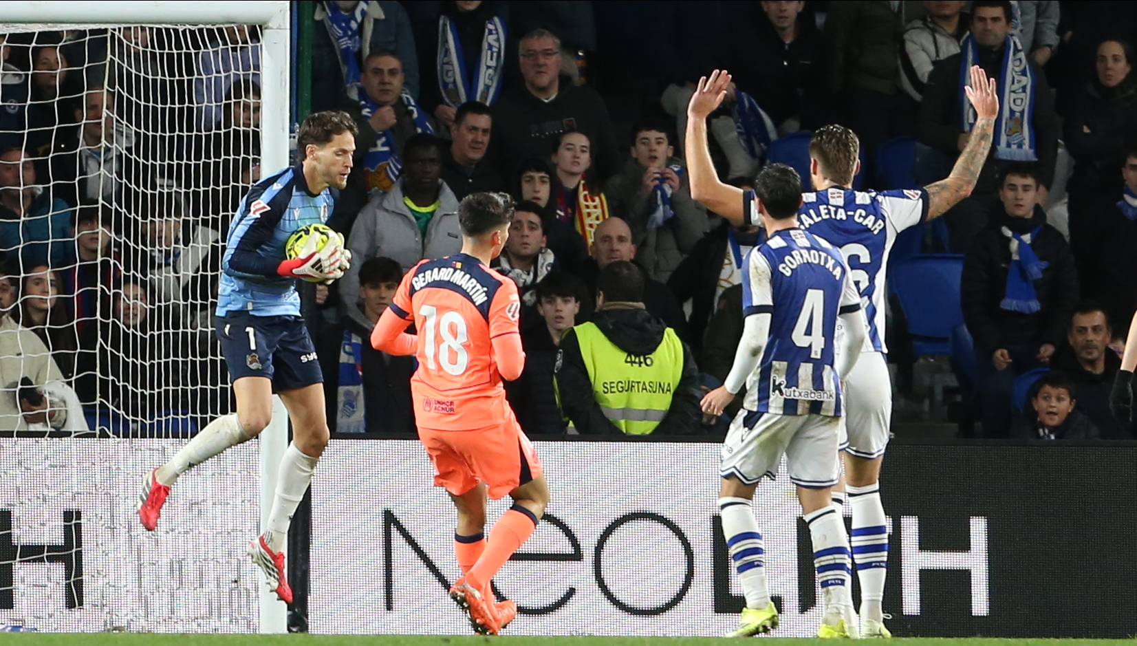 El Barça se fija en Alex Remiro: ¿el futuro bajo los palos del Camp Nou?