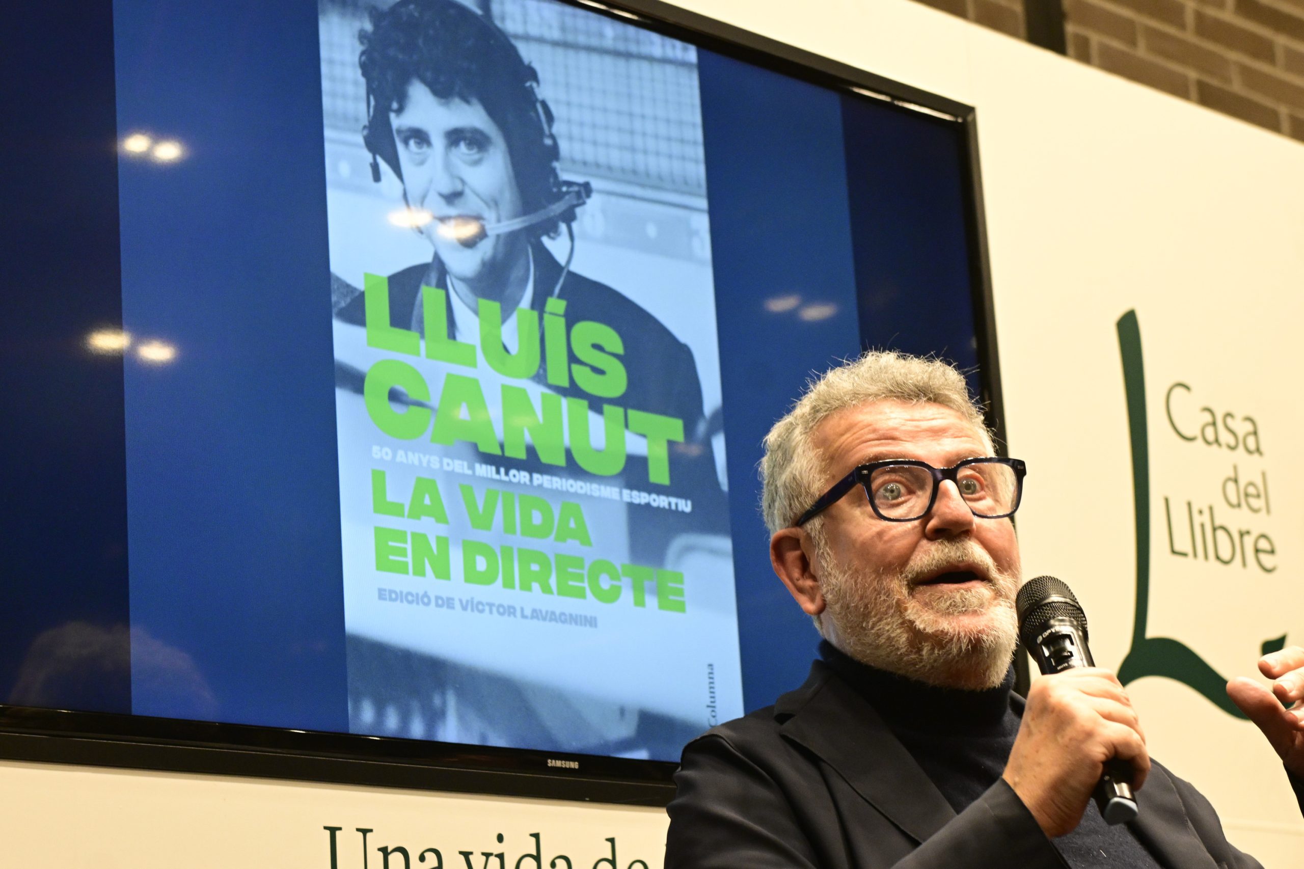 El libro de Lluís Canut conquista librerías y la estatua de Arbeloa genera polémica