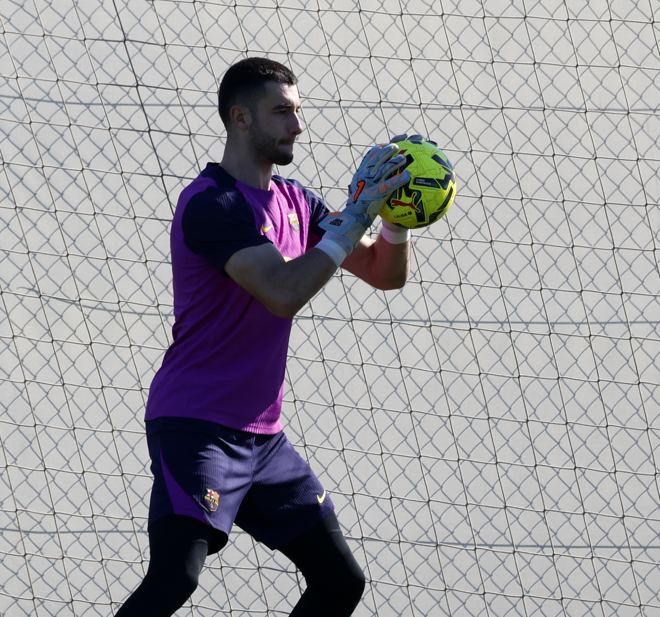 ¡Sueño Cumplido! Joan García Salta al Escenario de la Selección Absoluta