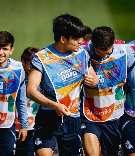 La Real Sociedad se prepara para un nuevo reto tras el parón: entusiasmo y compromiso en el entrenamiento
