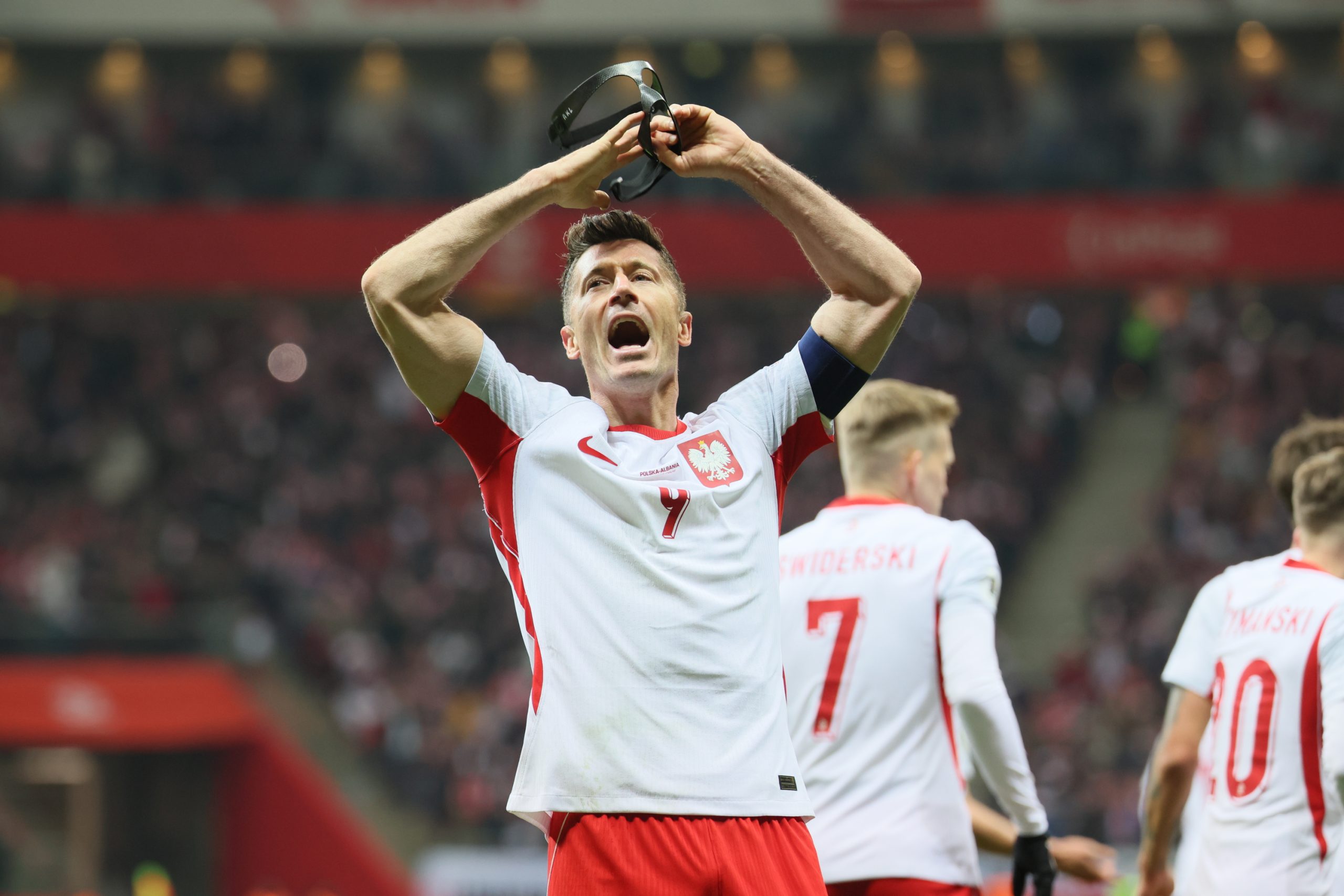 La Remontada de Polonia: Lewandowski y Zielinski Mantienen Vivo el Sueño del Mundial