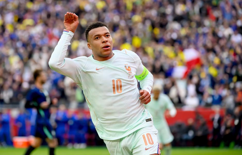 Mbappé: De la Controversia a la Victoria en el Campo