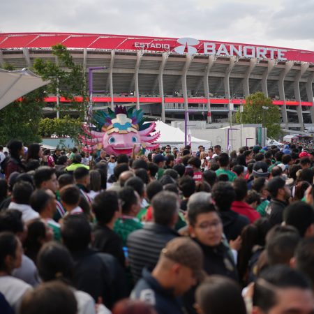 Tragedia en el Azteca: Un Aficionado Pierde la Vida en Caída Fatal Antes del Partido Inaugural del Mundial
