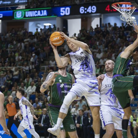 El Surne Bilbao se enfrenta a Unicaja en un duelo clave para el ‘playoff’ de la Liga Endesa