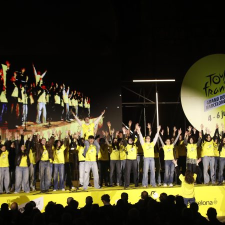 ¡Únete a la Fiesta del Ciclismo! Se Buscan Voluntarios para el Tour de Francia en Barcelona