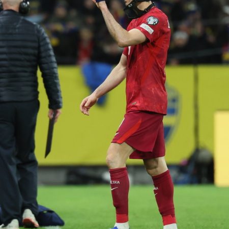Lewandowski At The Crossroads After Poland's Elimination