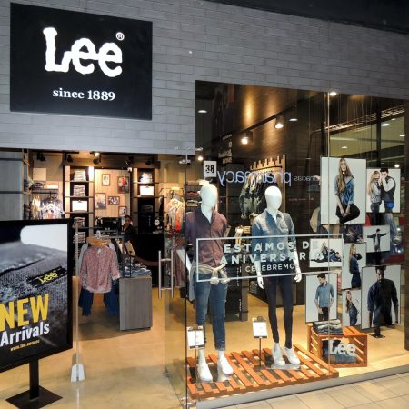 El Vaquero Que Transforma Tu Jornada Laboral: Comodidad y Estilo a Mitad de Precio