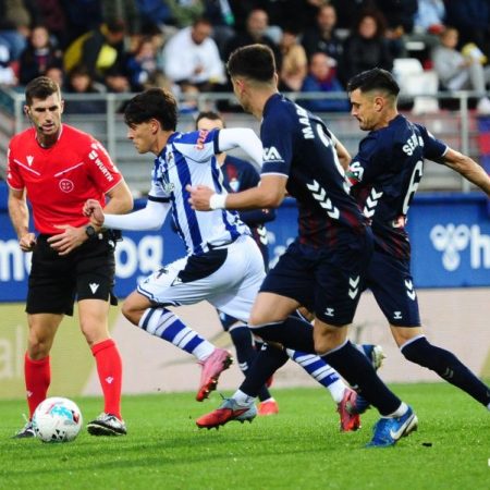 Sanse Hosts Eibar In Anoeta
