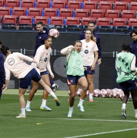 El Clásico Femenino: ¡Duelo de Titanes por la Champions en el Camp Nou!