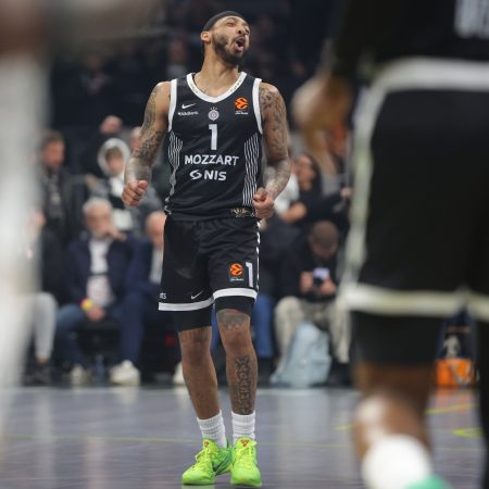 Carlik Jones brilla en Euroliga y conquista su primer MVP del mes