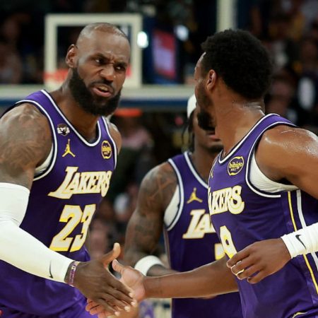 ¡Noche Histórica en la NBA! LeBron y Bronny James Hacen Historia en Victoria de los Lakers