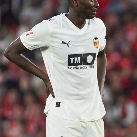 Mestalla Vibra: Valencia Busca Afianzarse Ante un Girona en Lucha por la Permanencia