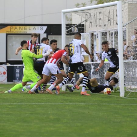 El Bilbao Athletic respira tras un empate agónico frente a Unionistas